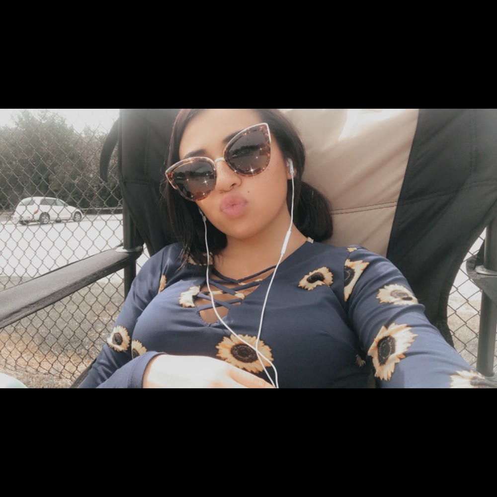 Meet your Posher, Alicia